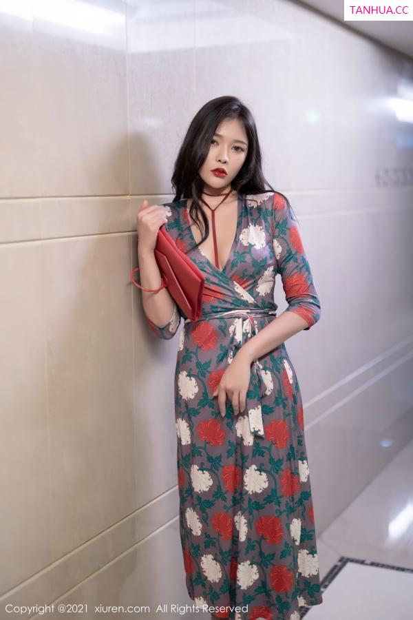 小娜比  冷艳美人娜比 华丽雍容的长裙第7张图片